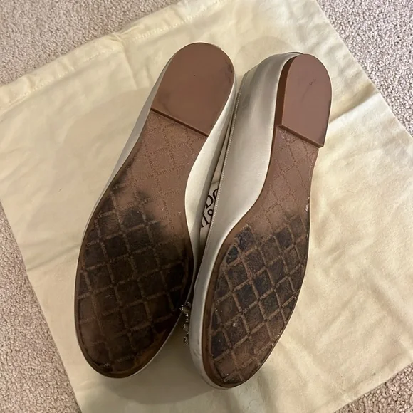 Badgley Mischka Women's Cream Flats with Embellishments - Picture 3 of 3